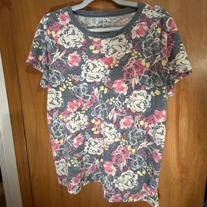 Torrid floral print tee